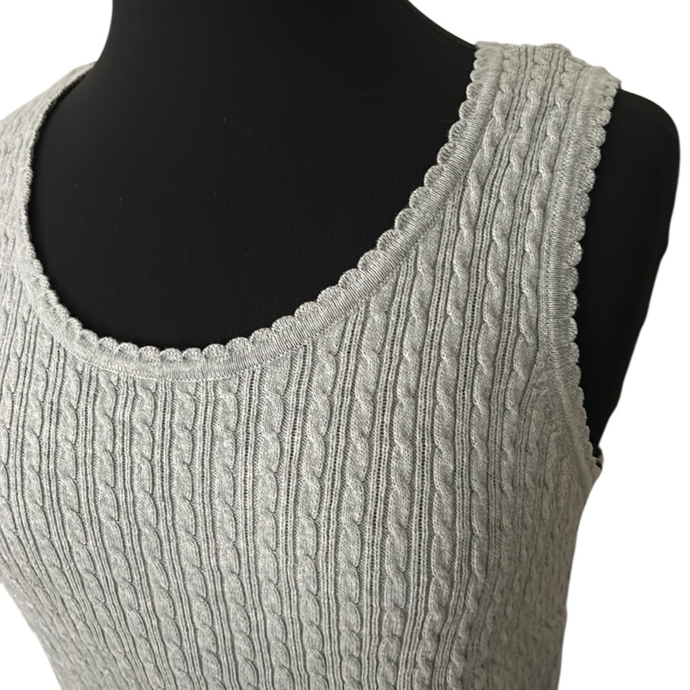 Jeanne Pierre women Size Large grey cable knit tank top sweater with ruffled hem - Picture 2 of 6